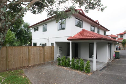 1/42 Fields Parade, Oteha, Auckland
