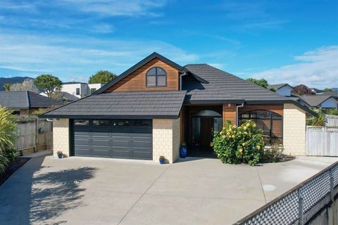 8 Quadrant Heights, Paraparaumu