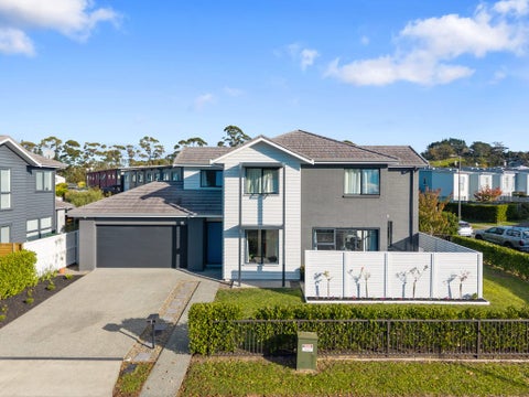 9 Vincent McGrath Crescent, Swanson, Auckland