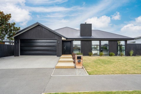 34 Russ Drive, Lincoln, Lincoln