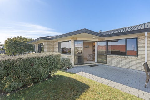 6 Ash Place, Whalers Gate, New Plymouth