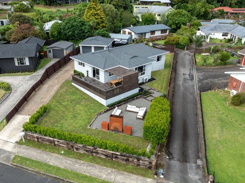 37 Sheridan Crescent, Leamington, Cambridge