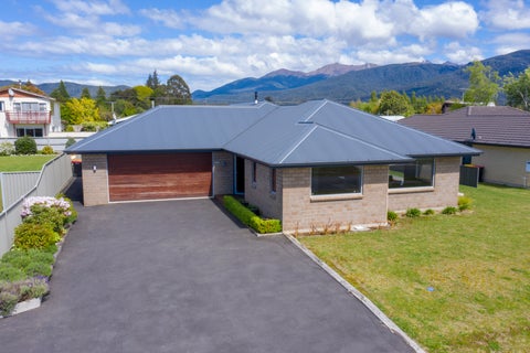 16 Cunaris Way, Te Anau, Te Anau