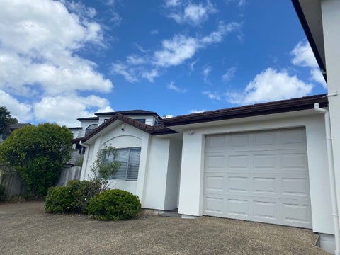 1 Thomas Hamer Place, Greenhithe, Auckland