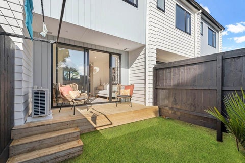 4/3 Derrett Place, Mangere Bridge, Auckland