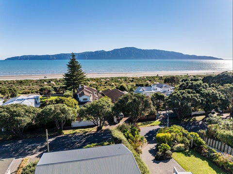 16 Manly Street, Paraparaumu Beach, Paraparaumu