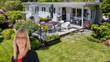 33 Jocelyn Crescent, Pinehaven, Upper Hutt