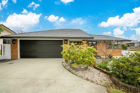 75 Kingdale Road, Henderson, Auckland