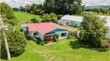 6 Valley Road, Woodville