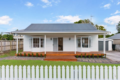 33 Third View Avenue, Beachlands, Auckland