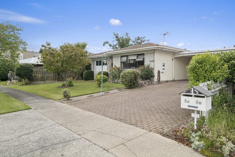 8A Gemini Place, Kawaha Point, Rotorua