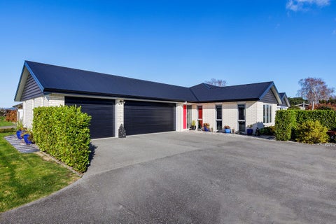 7 Austin Reid Avenue, Carterton