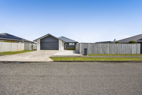 35 County Drive, Hawera