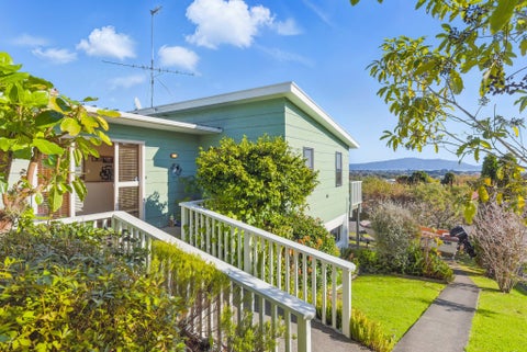47 Kakariki Grove, Waikanae