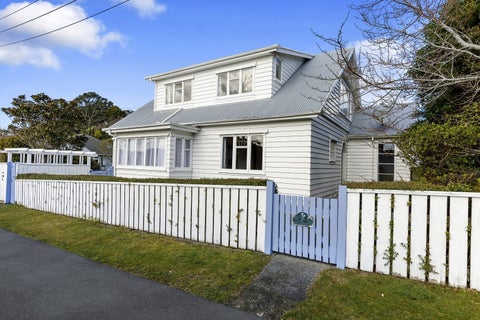 33 Firth Terrace, Karori, Wellington