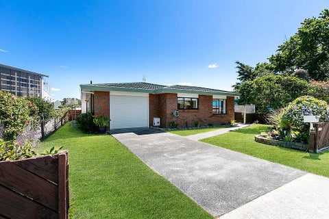 1/222 Centreway Road, Orewa, Orewa
