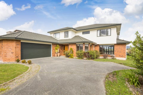 122 Pacific Drive, Fitzherbert, Palmerston North