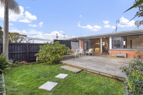 2/100 Victoria Street, Onehunga, Auckland