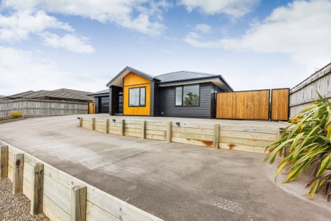 196 Pacific Drive, Fitzherbert, Palmerston North