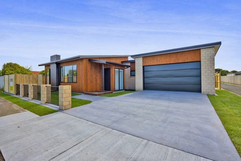 30 Dixon Avenue, Hawera