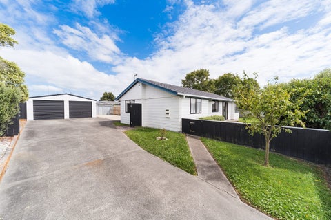 30 Peppertree Glade, Kelvin Grove, Palmerston North