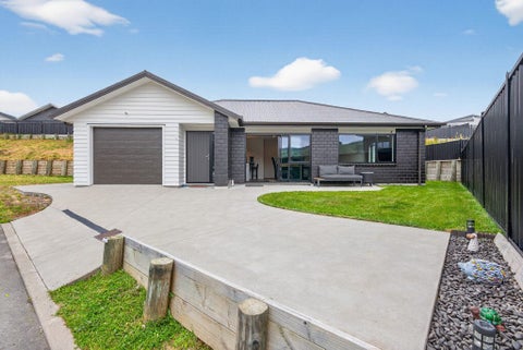 12 Rewarewa Way, Timberlea, Upper Hutt