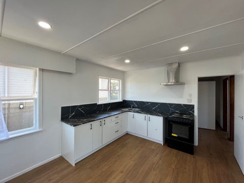 8 Plumley Crescent, Mangere, Auckland