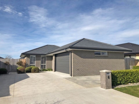 6 Shrimpton Avenue, Woodend, Woodend