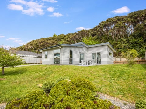 13 Banks Boulevard, Whitby, Porirua