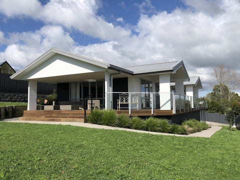 32 Roxborough Place, East Tamaki Heights, Auckland