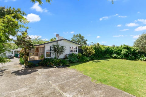 6 Tamariki Avenue, Kelston, Auckland