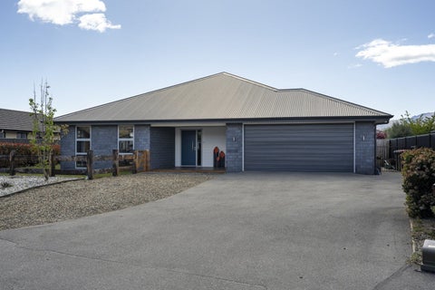 16 Magnetic Place, Cromwell, Cromwell