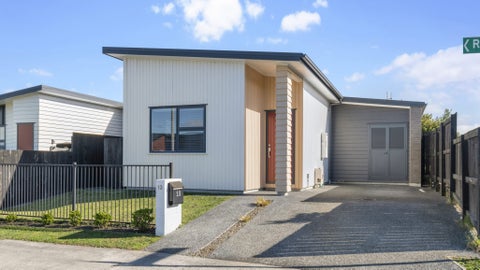 13 Regiment Road, Papakura, Papakura