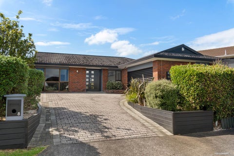 8 Camira Place, Botany Downs, Auckland