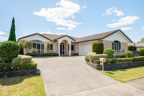 17 Palliser Drive, Huntington, Hamilton