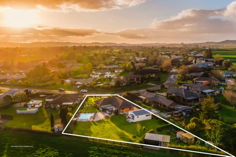 8 De La Mare Drive, Leamington, Cambridge