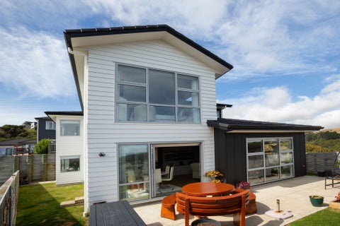 174 Navigation Drive, Whitby, Porirua