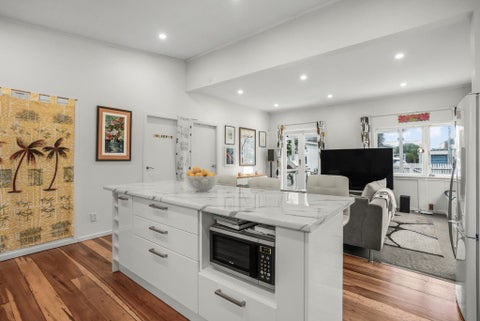 21 Tuatoru Street, Eastbourne, Lower Hutt