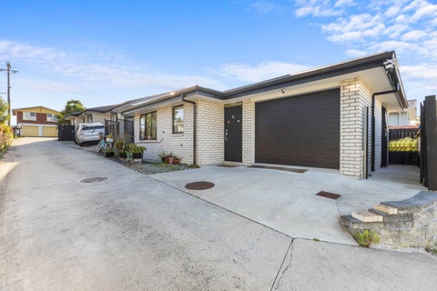 9B Hollinbrigg Place, Manurewa, Auckland