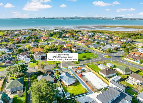 7 Beach Road, Te Atatu Peninsula, Auckland