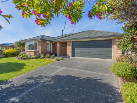 22 Barrett Drive, Waikanae Beach, Waikanae