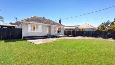7 Forest Hill Road, Henderson, Auckland