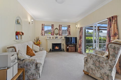 11A Arthur Grove, Waikanae, Waikanae