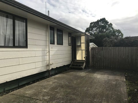 2/77 Redcrest Avenue, Red Hill, Papakura