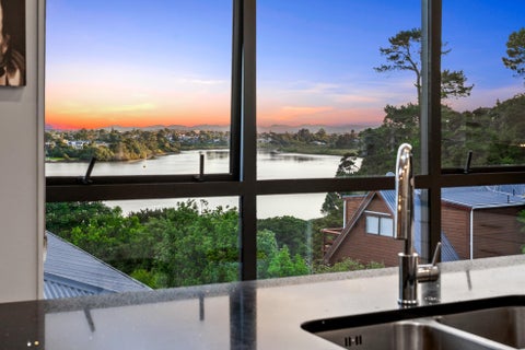 17A Constable Lane, West Harbour, Auckland