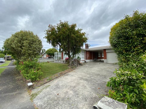 8 Carlson Crescent, Silverdale, Hamilton