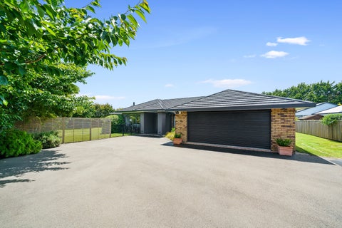 10 Arthur Grove, Waikanae, Waikanae