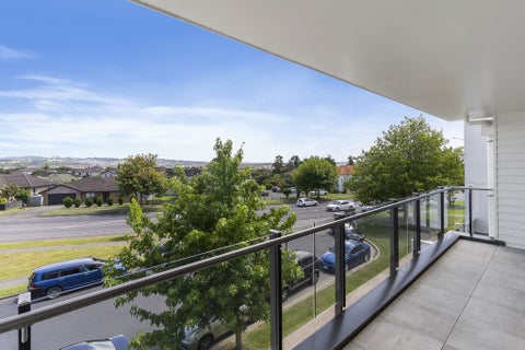 9/130 Stancombe Road, Flat Bush, Auckland