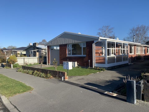 1/2 Dulles Place, Papanui, Christchurch