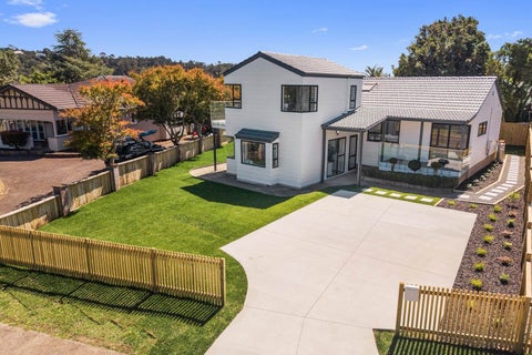 1 Awatahi Place, Greenhithe, Auckland